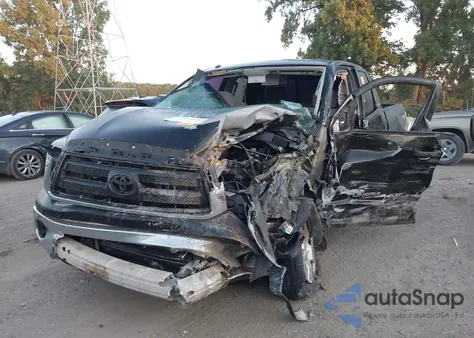 2010 Toyota Tundra Grade 4.6L V8 z USA, uszkodzony, nr VIN 5TFUM5F15AX009689